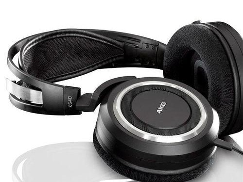 探究S8的AKG耳机的音质和性能（优质音乐体验的利器——S8的AKG耳机）