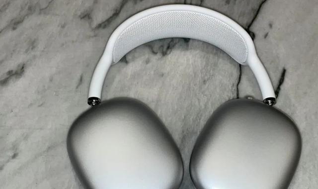苹果富士康耳机的性能与质量评测（探索富士康耳机的音质、舒适度和耐用性）