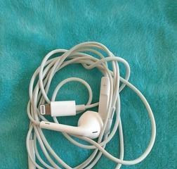 苹果7耳机质量评测——音质与舒适度如何？（深入剖析苹果7耳机的性能和用户体验，为你解答是否值得购买）